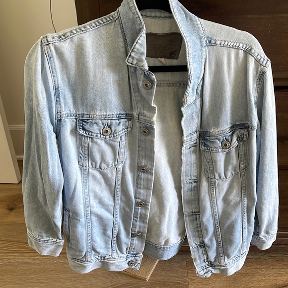 Jean jacket - Picture 1 of 3